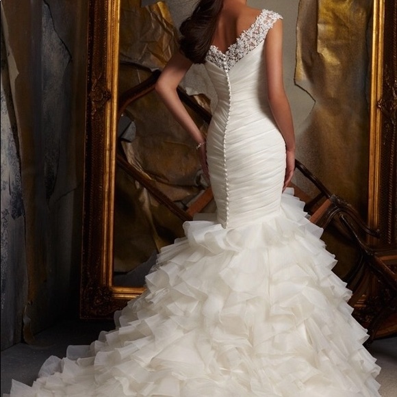 Beautiful wedding dress - Picture 4 of 6